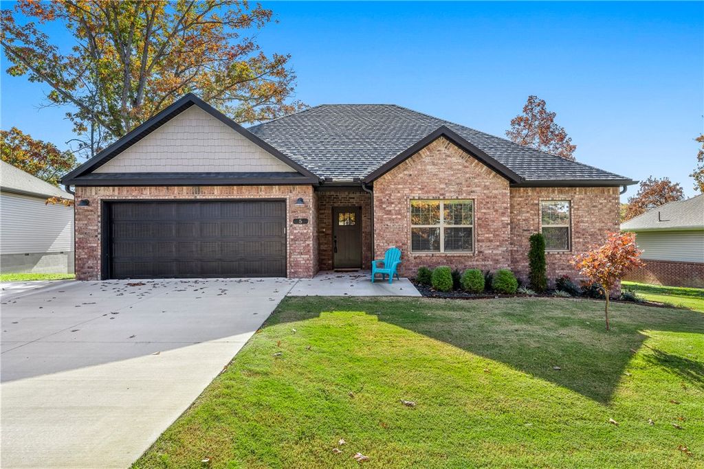 5 Cranfield Drive, Bella Vista, AR 72714