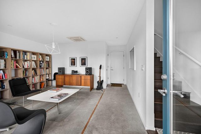 979 Eames Walk, West Sacramento, CA 95691