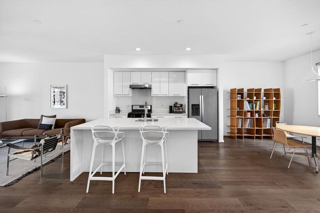 979 Eames Walk, West Sacramento, CA 95691