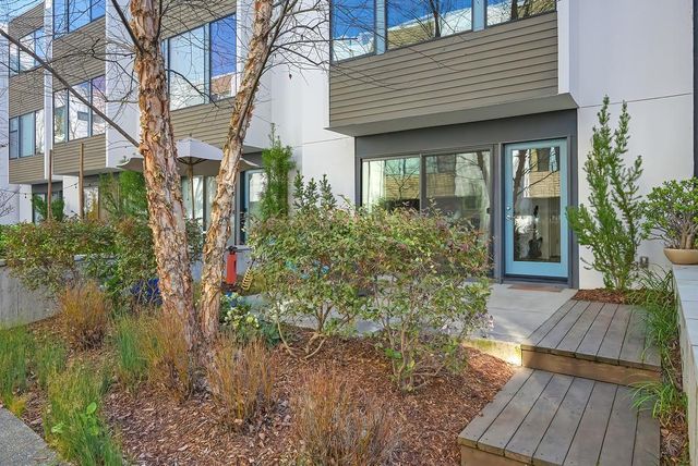 979 Eames Walk, West Sacramento, CA 95691