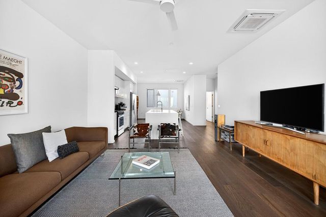 979 Eames Walk, West Sacramento, CA 95691