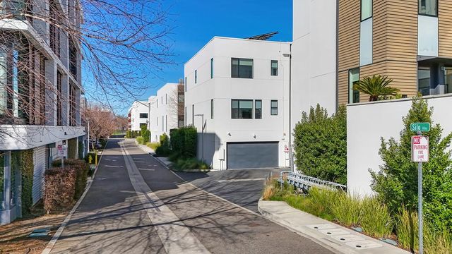 979 Eames Walk, West Sacramento, CA 95691