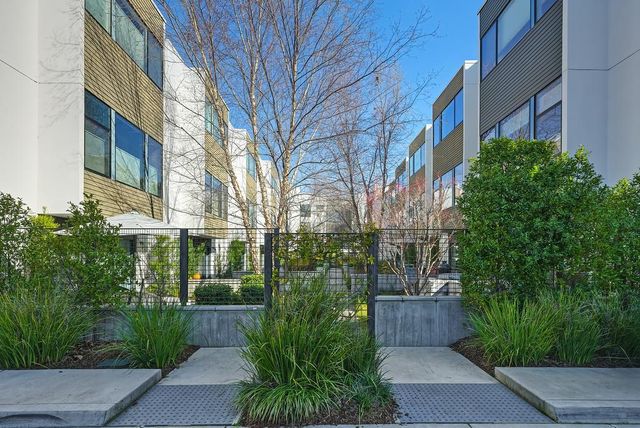 979 Eames Walk, West Sacramento, CA 95691