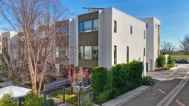 979 Eames Walk, West Sacramento, CA 95691