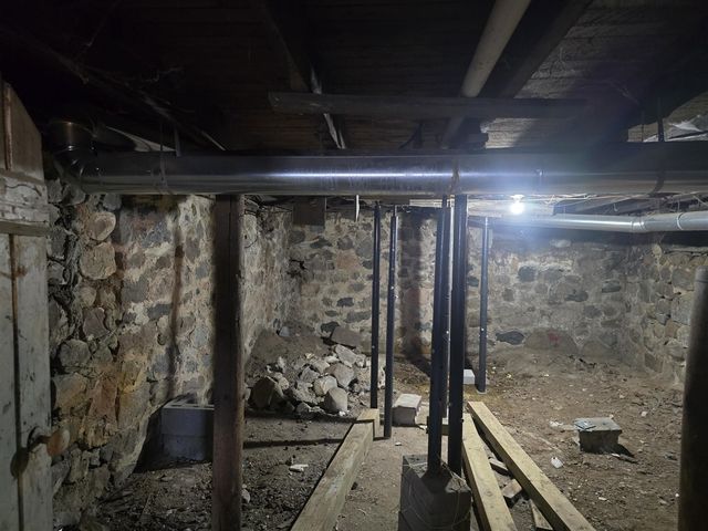 3820 11 Mile Road, Rockford, MI 49341