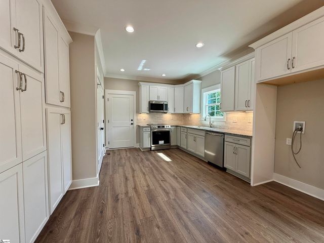 3 Lillians Lane, Greer, SC 29651