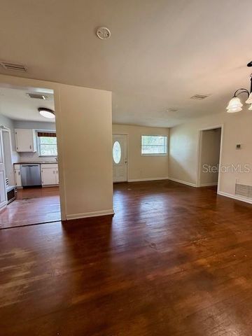 215 NW 8TH STREET, Williston, FL 32696