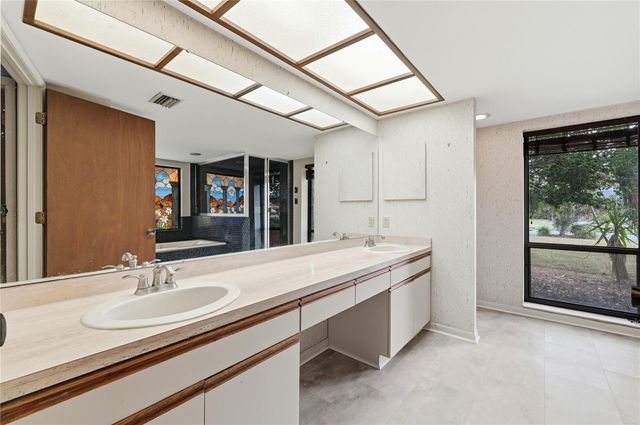 1803 COUNTRY CLUB COURT, Plant City, FL 33566