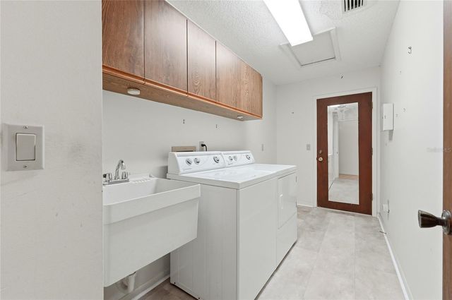 1803 COUNTRY CLUB COURT, Plant City, FL 33566