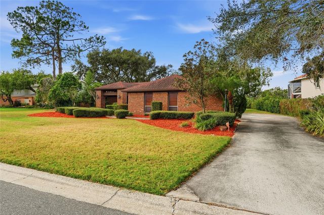 1803 COUNTRY CLUB COURT, Plant City, FL 33566