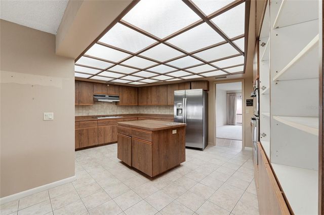 1803 COUNTRY CLUB COURT, Plant City, FL 33566