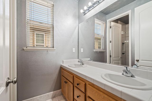 2764 Rogue River Cir, West Sacramento, CA 95691