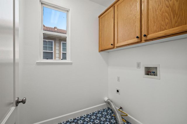 2764 Rogue River Cir, West Sacramento, CA 95691