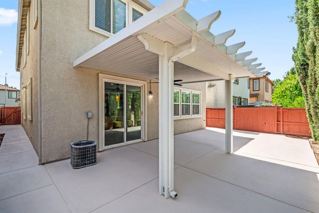 2764 Rogue River Cir, West Sacramento, CA 95691