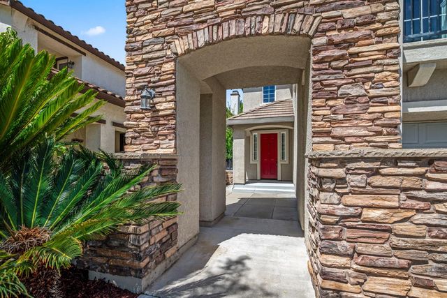 2764 Rogue River Cir, West Sacramento, CA 95691