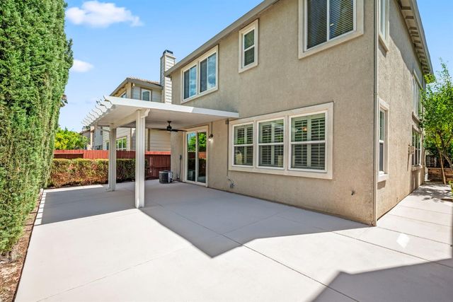2764 Rogue River Cir, West Sacramento, CA 95691