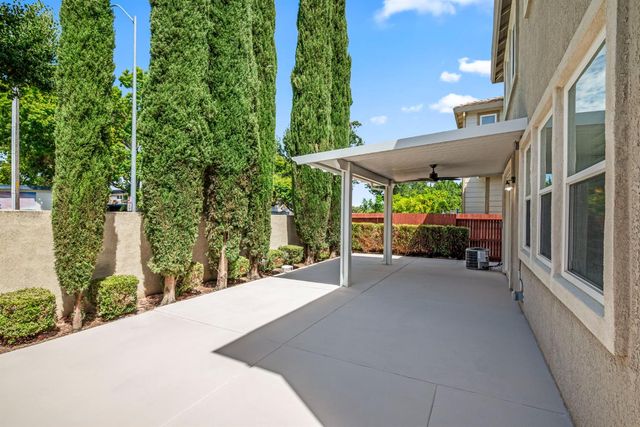 2764 Rogue River Cir, West Sacramento, CA 95691