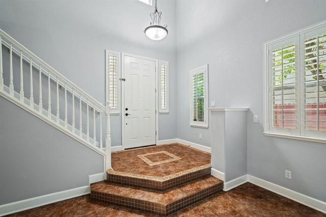 2764 Rogue River Cir, West Sacramento, CA 95691