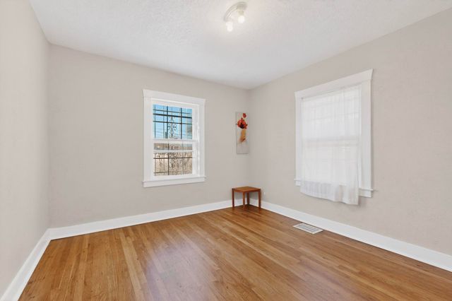 305 Amherst Drive NE, Albuquerque, NM 87106