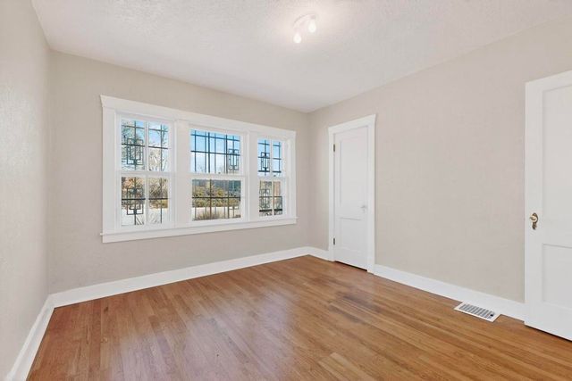 305 Amherst Drive NE, Albuquerque, NM 87106