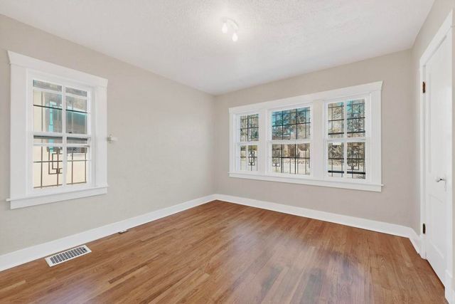 305 Amherst Drive NE, Albuquerque, NM 87106