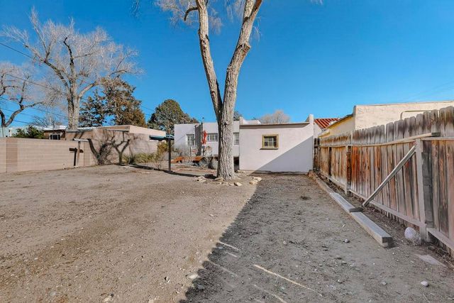 305 Amherst Drive NE, Albuquerque, NM 87106