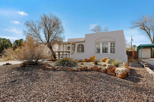 305 Amherst Drive NE, Albuquerque, NM 87106
