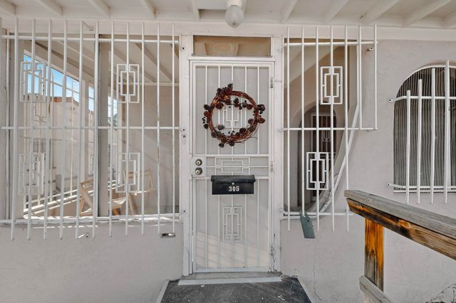 305 Amherst Drive NE, Albuquerque, NM 87106