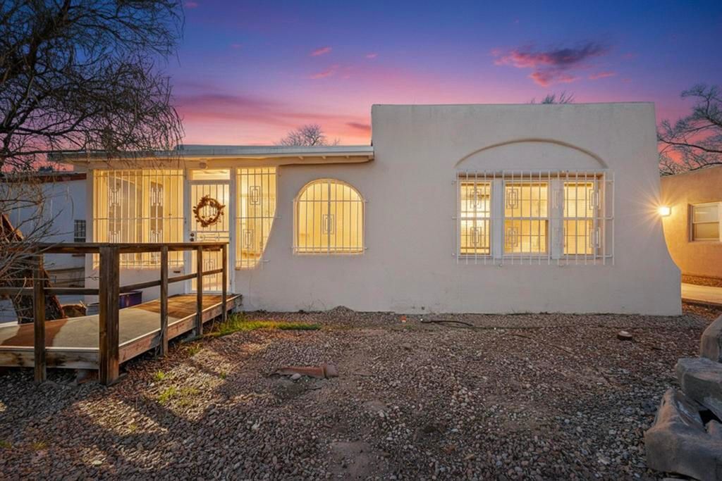 305 Amherst Drive NE, Albuquerque, NM 87106
