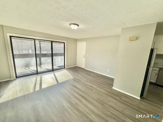 164 Towne House Road 164, Hamden, CT 06514