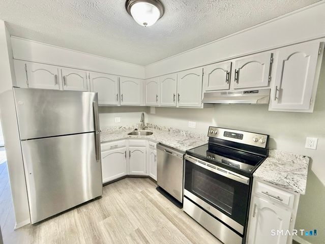 164 Towne House Road 164, Hamden, CT 06514