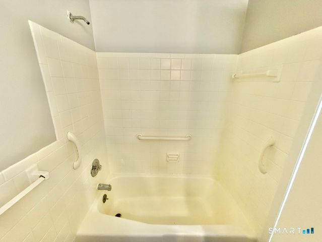 164 Towne House Road 164, Hamden, CT 06514