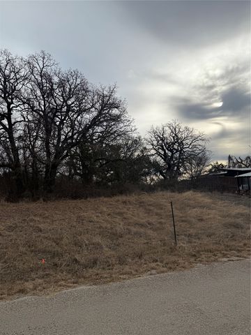 5905 Arrowhead Drive, Granbury, TX 76048