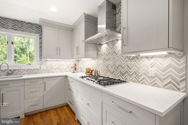 431 OLYMPIA WAY, Great Falls, VA 22066