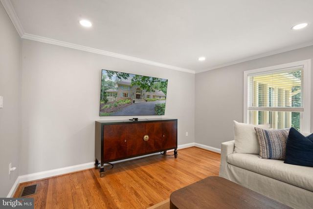 431 OLYMPIA WAY, Great Falls, VA 22066