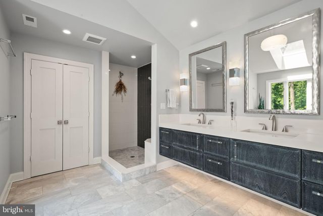 431 OLYMPIA WAY, Great Falls, VA 22066