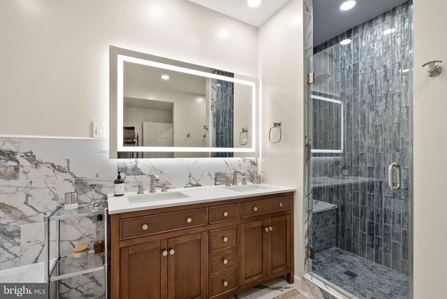 431 OLYMPIA WAY, Great Falls, VA 22066