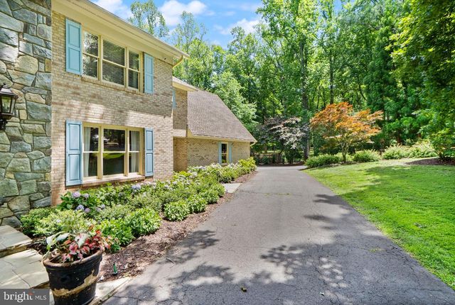 431 OLYMPIA WAY, Great Falls, VA 22066