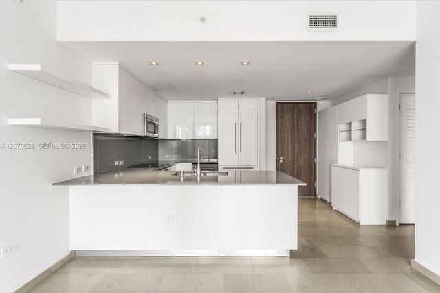 68 SE 6th Street 2304, Miami, FL 33131