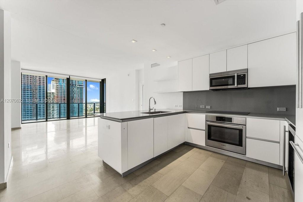 68 SE 6th Street 2304, Miami, FL 33131