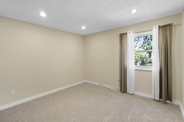 8482 Dover Crest Court, Galloway, OH 43119