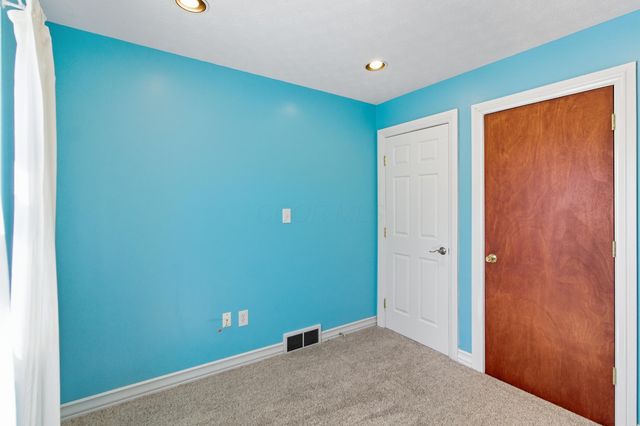 8482 Dover Crest Court, Galloway, OH 43119