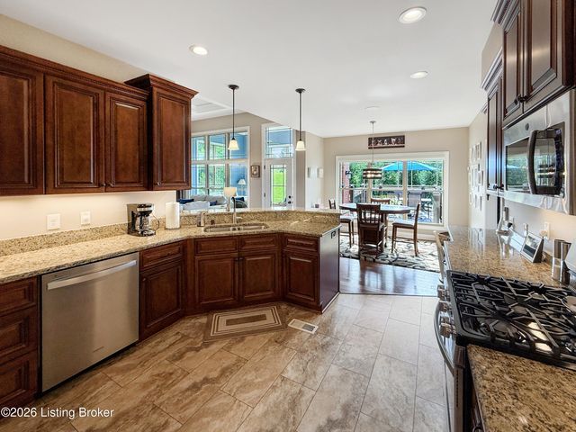 677 Oak Creek Dr, Mt Washington, KY 40047