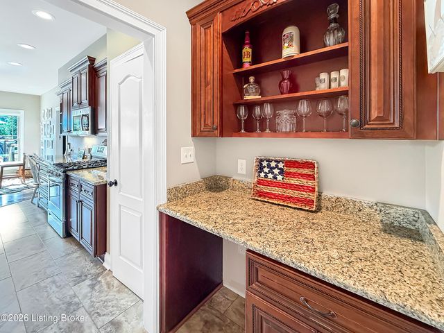 677 Oak Creek Dr, Mt Washington, KY 40047