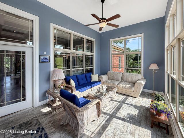 677 Oak Creek Dr, Mt Washington, KY 40047