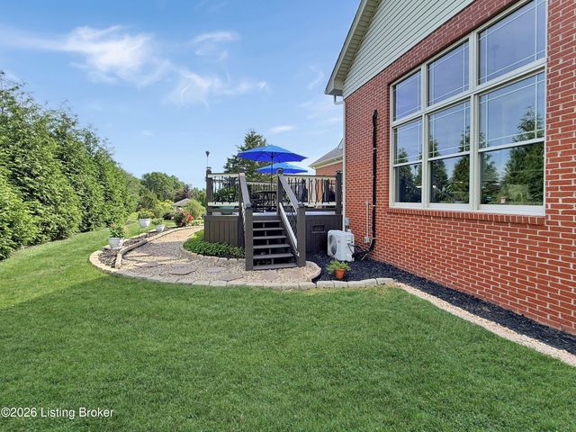 677 Oak Creek Dr, Mt Washington, KY 40047