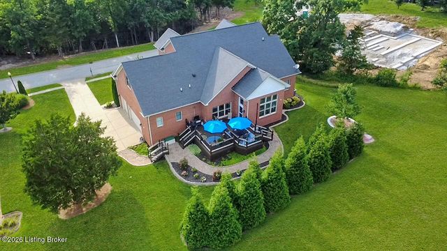 677 Oak Creek Dr, Mt Washington, KY 40047