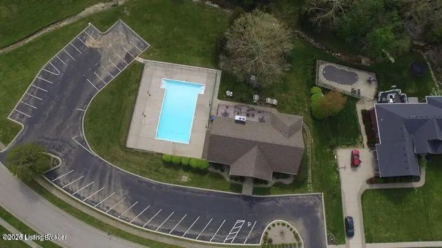 677 Oak Creek Dr, Mt Washington, KY 40047