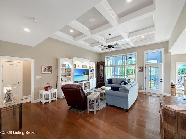 677 Oak Creek Dr, Mt Washington, KY 40047