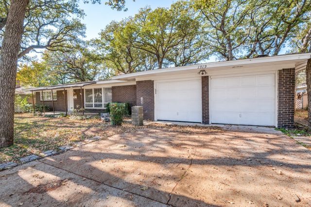 1919 Betsy Lane, Irving, TX 75061